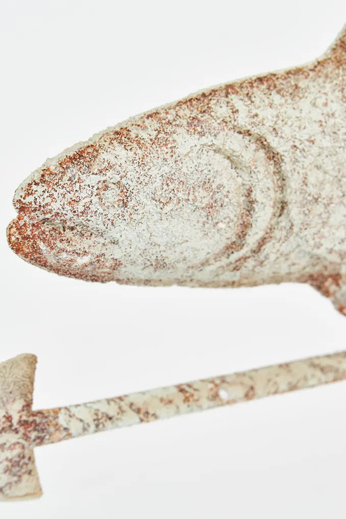 Veleta con forma de pez en hojalata para mesa