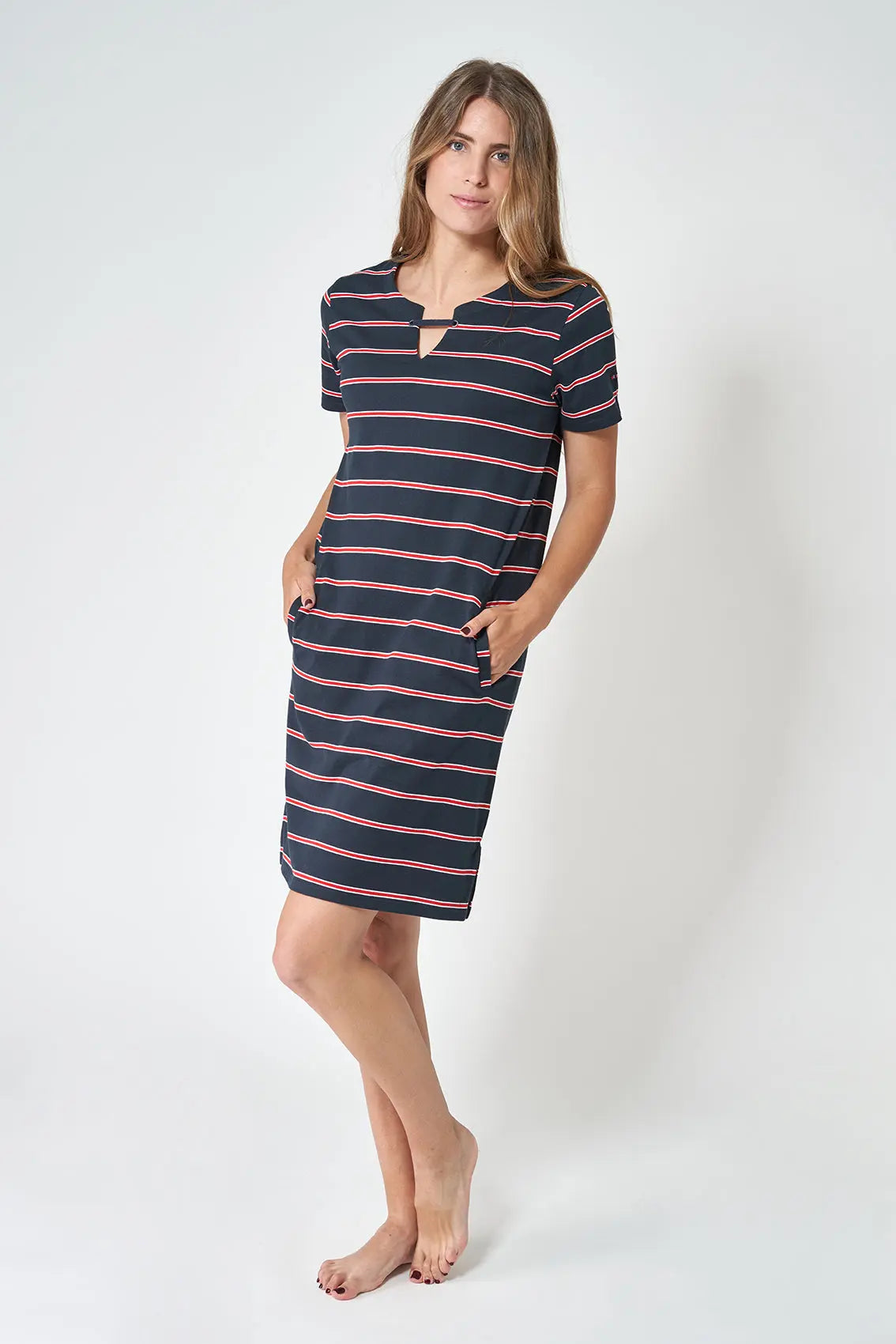 Vestido camiseta corto de algodón escote abierto