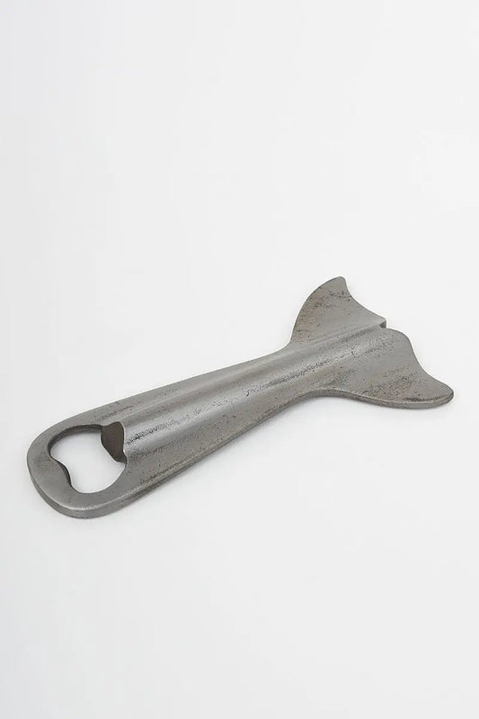 Abrebotellas con forma de cola de ballena