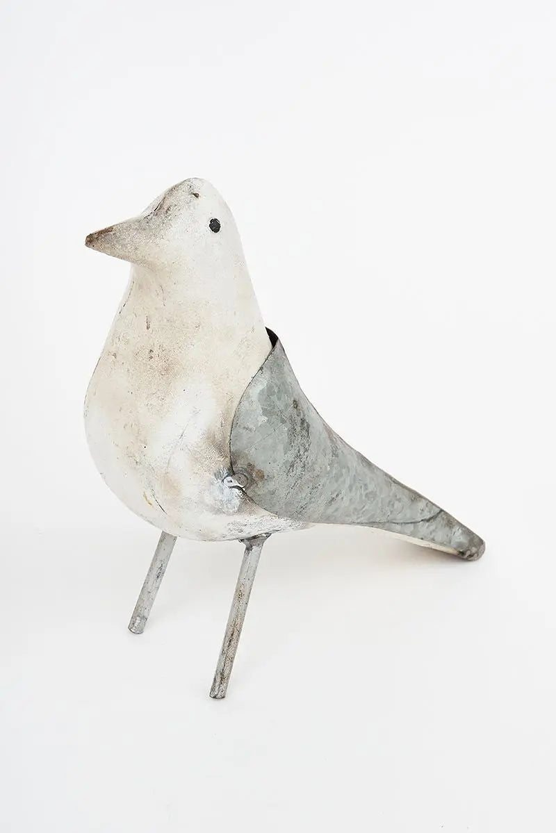 Pájaro de metal reciclado Batela