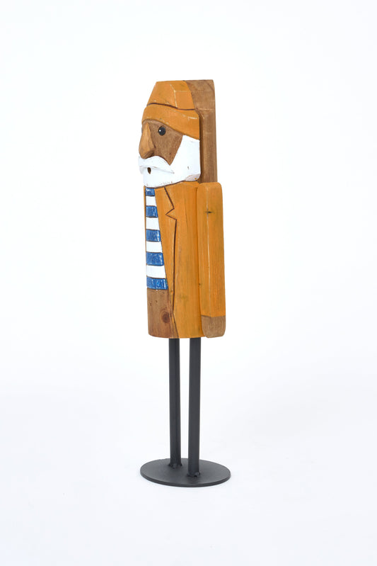 Marinero decorativo de madera con chubasquero
