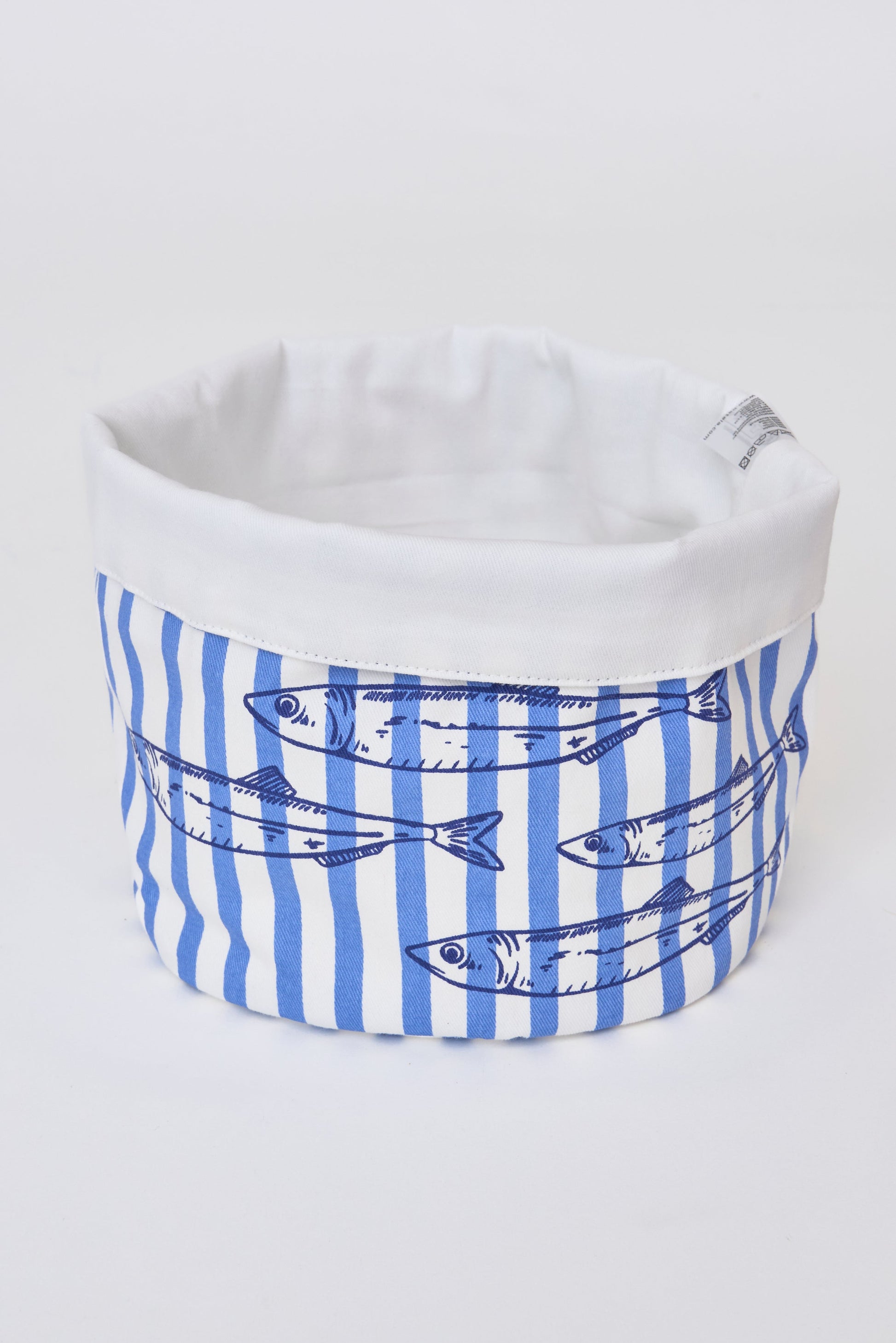 Sailor's bread basket with fish