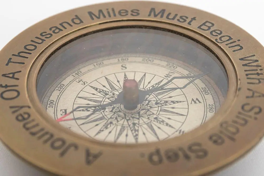 Brújula en latón - D931 Batela