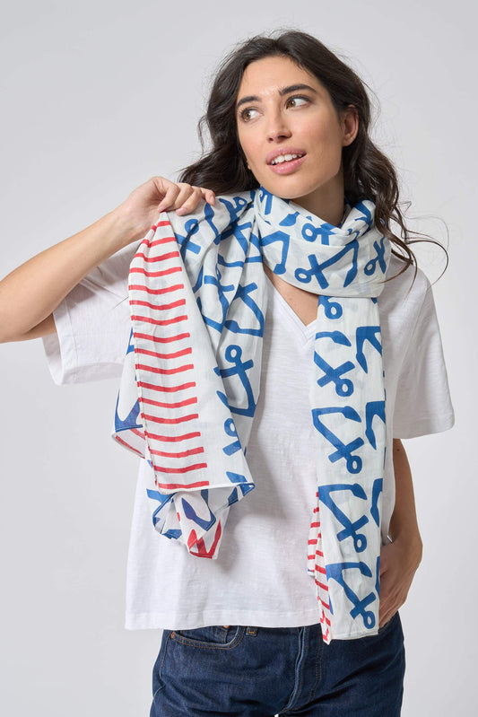 Scarf with anchors