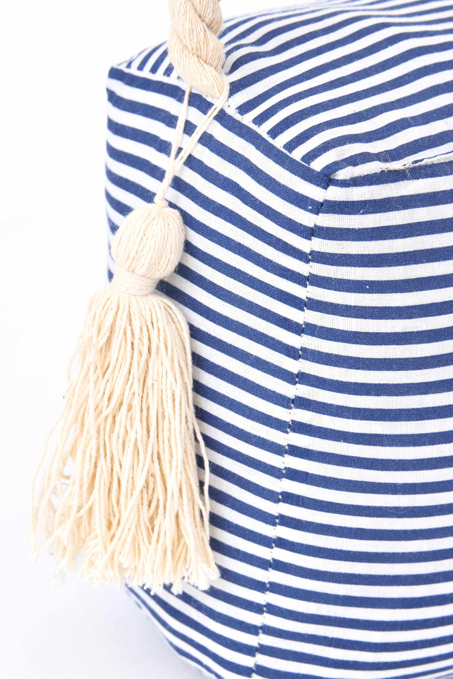 Tope de puerta a rayas con asa de cuerda