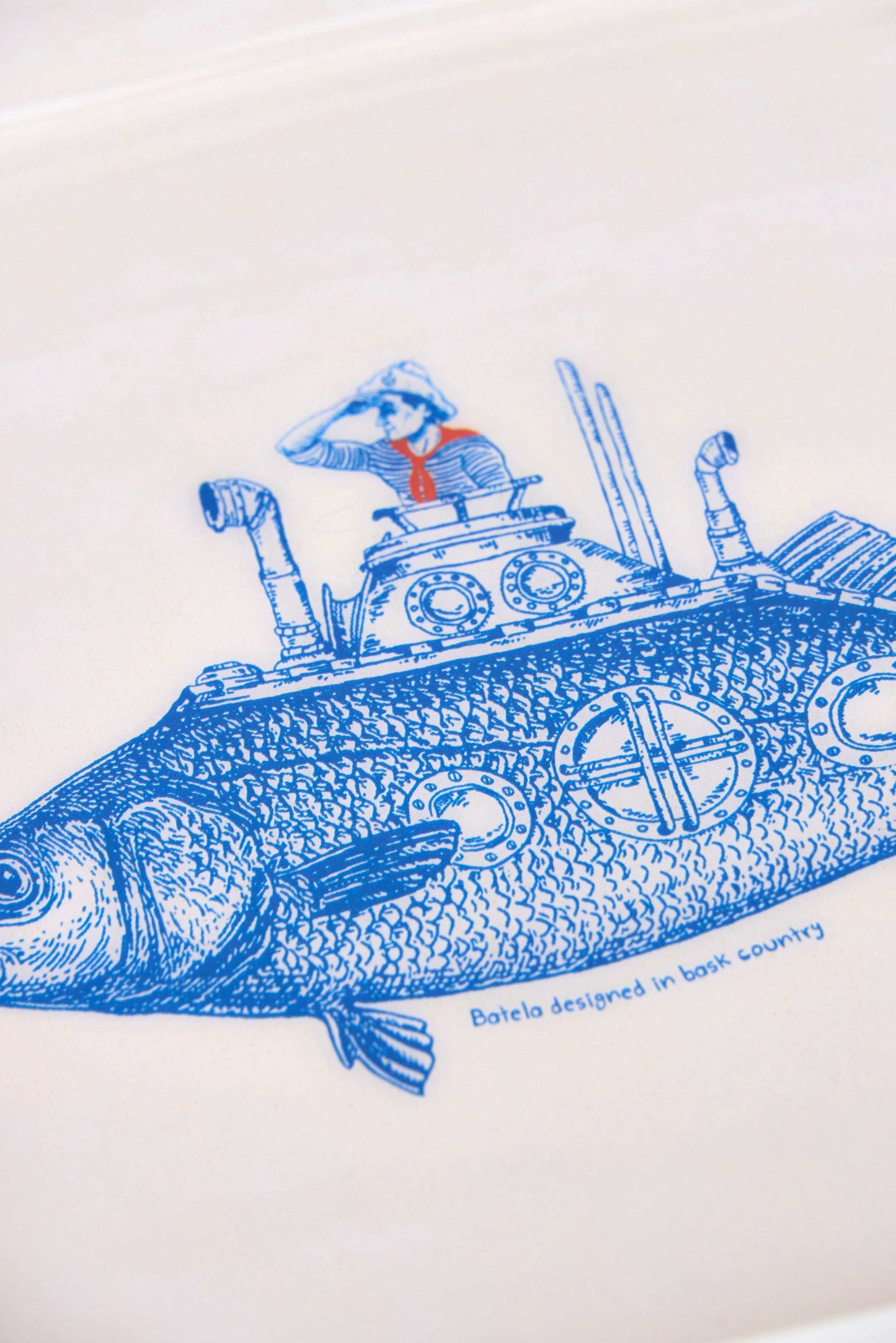 Metal tray with illustrated underwater fish