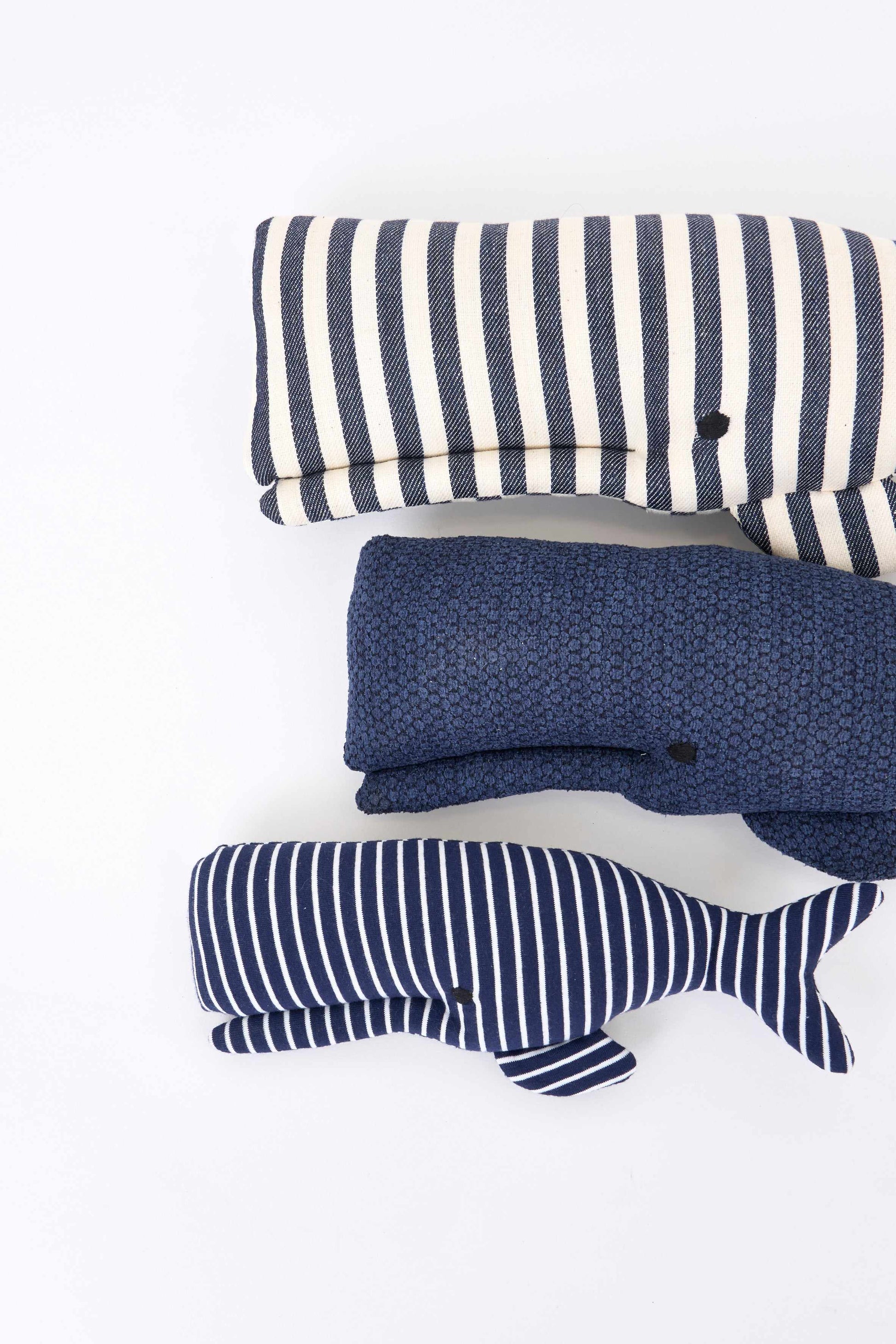 Peluche de ballena a rayas