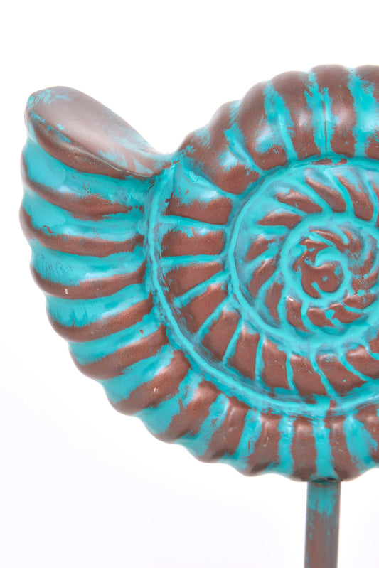 Caracola metal decorativa con base