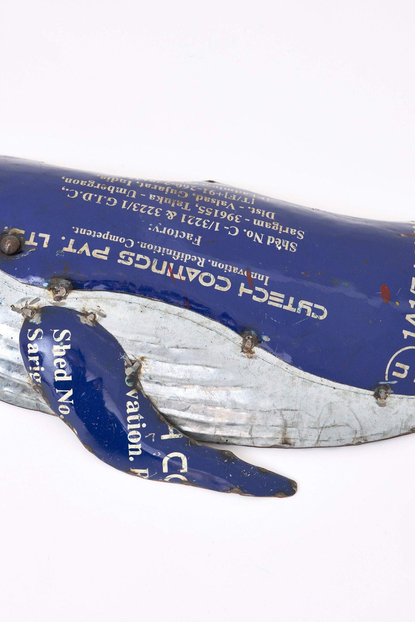 Ballena decorativa de metal reciclado