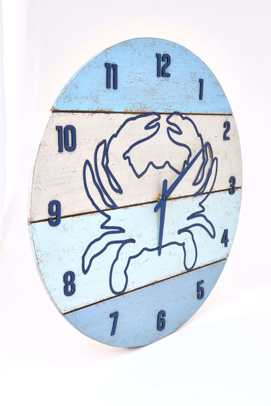 Reloj de pared de madera con cangrejo