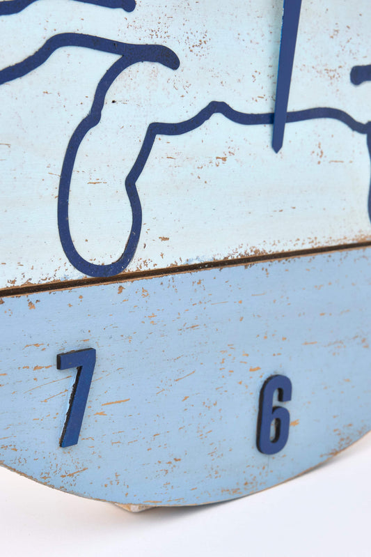 Reloj de pared de madera con cangrejo