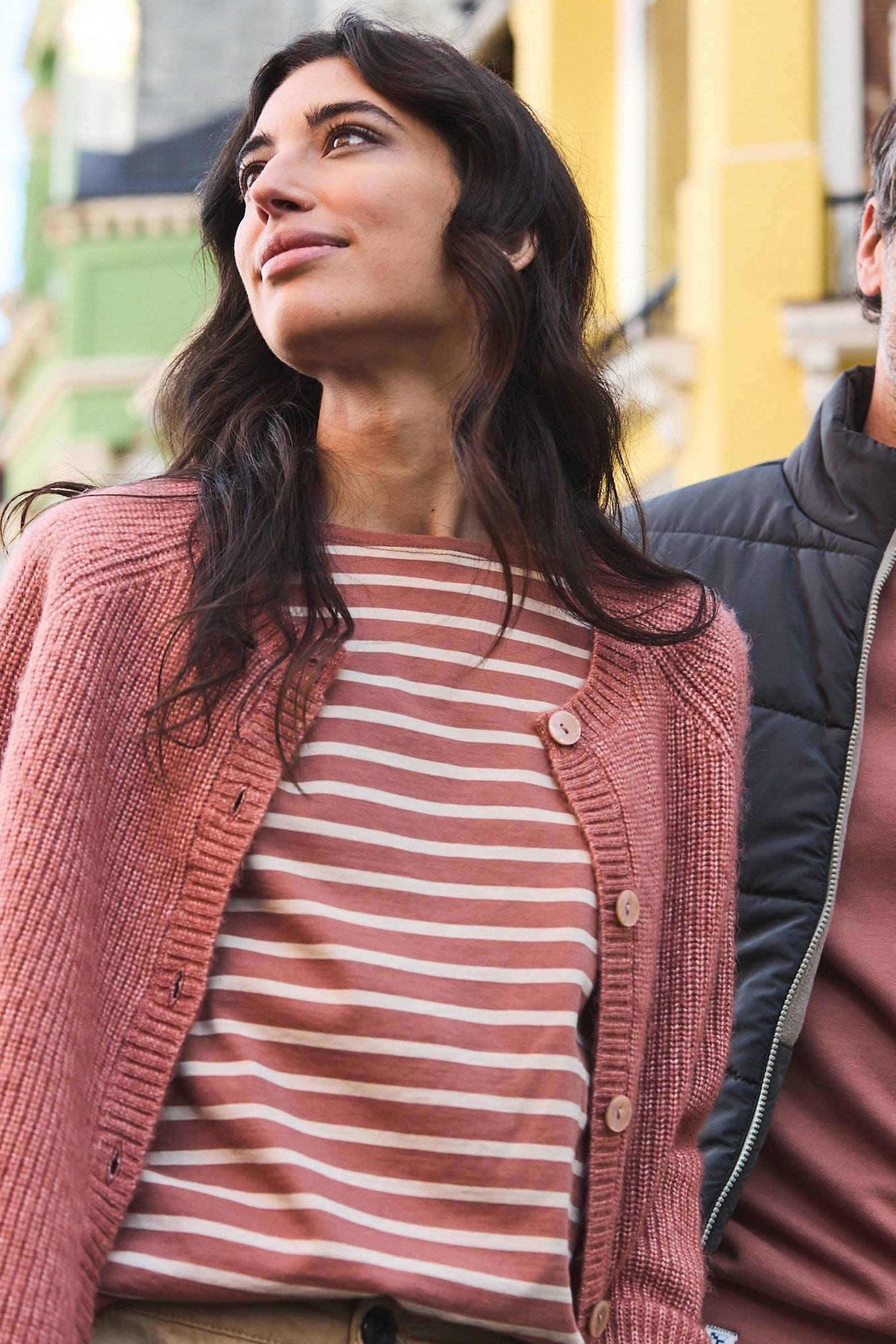 Kamiseta marseillesa marraduna, mahuka luzekoa