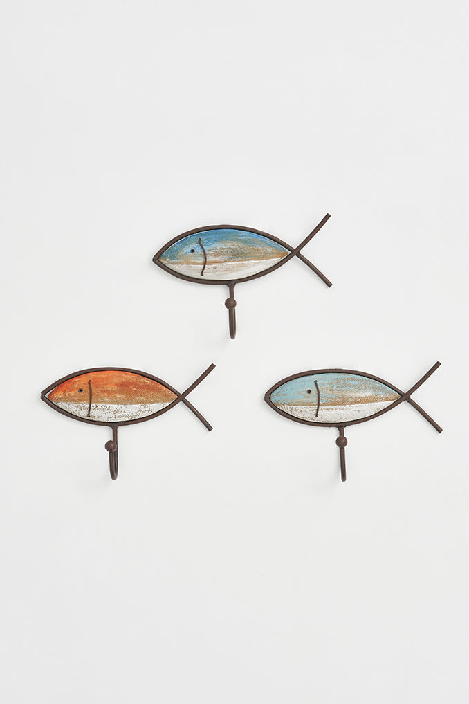 Set de 3 percheros pez de madera y silueta en metal