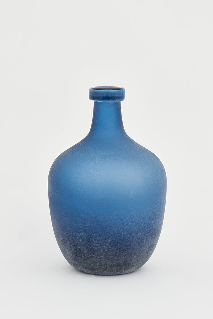 Botella o florero de cristal artesanal azul ø: 17,5 cm - h: 27 cm