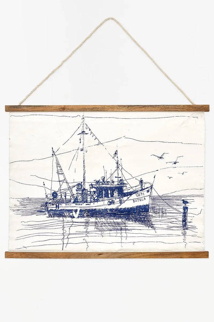 Lámina de tela y madera para colgar con barco pesquero - D6760 Batela